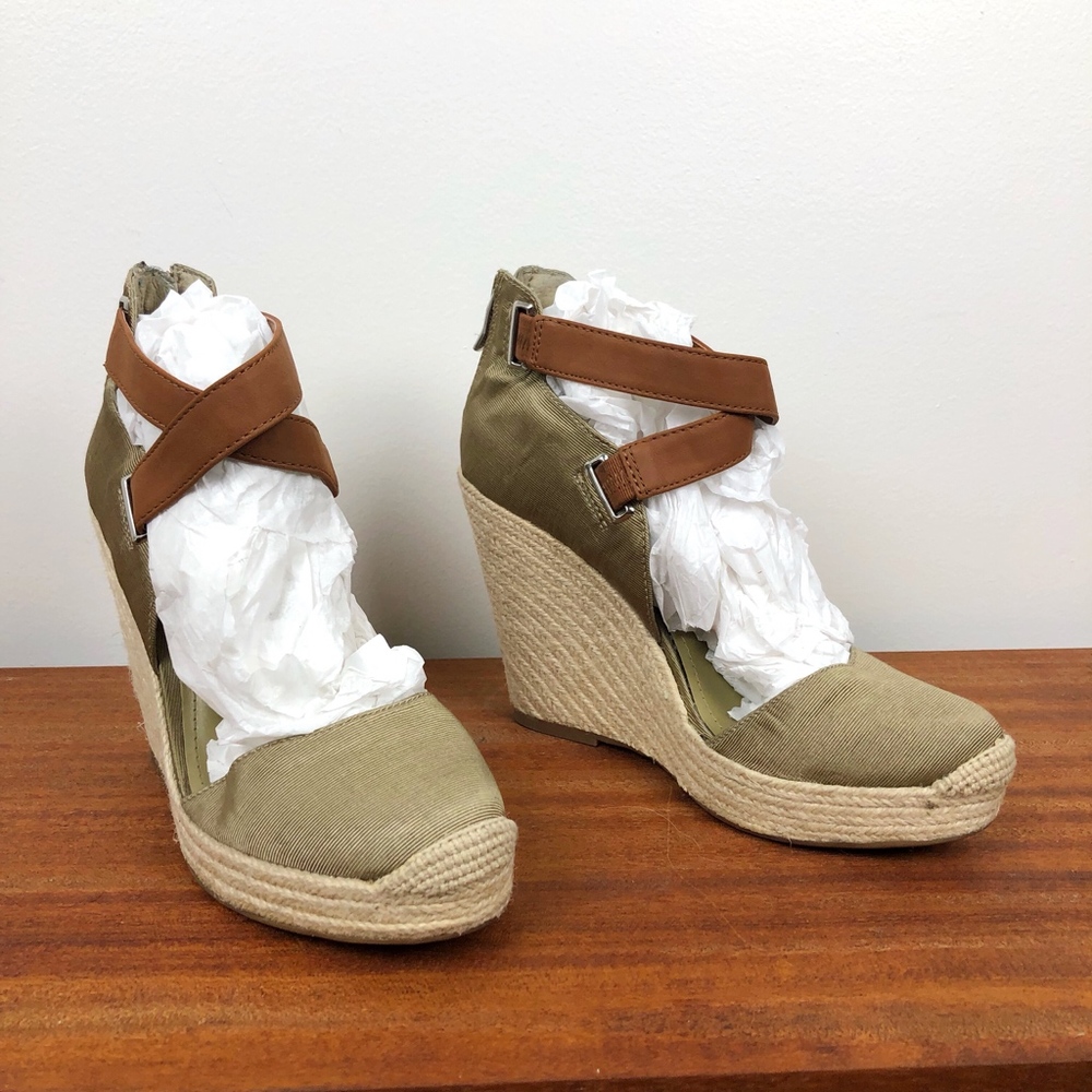 BCBGeneration Espadrilles - Picture 7 of 8